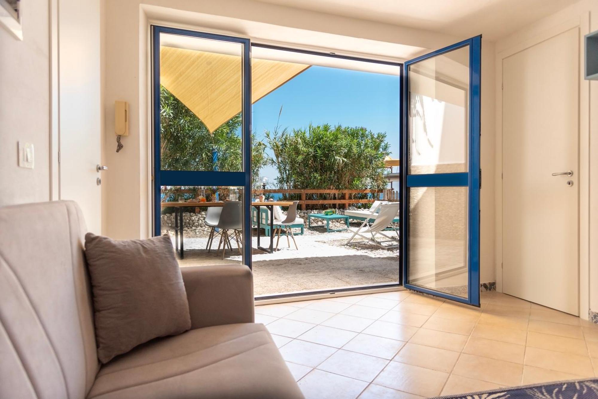 Dimore Di Mare - Beachfront Apartments Santa Flavia Exteriör bild