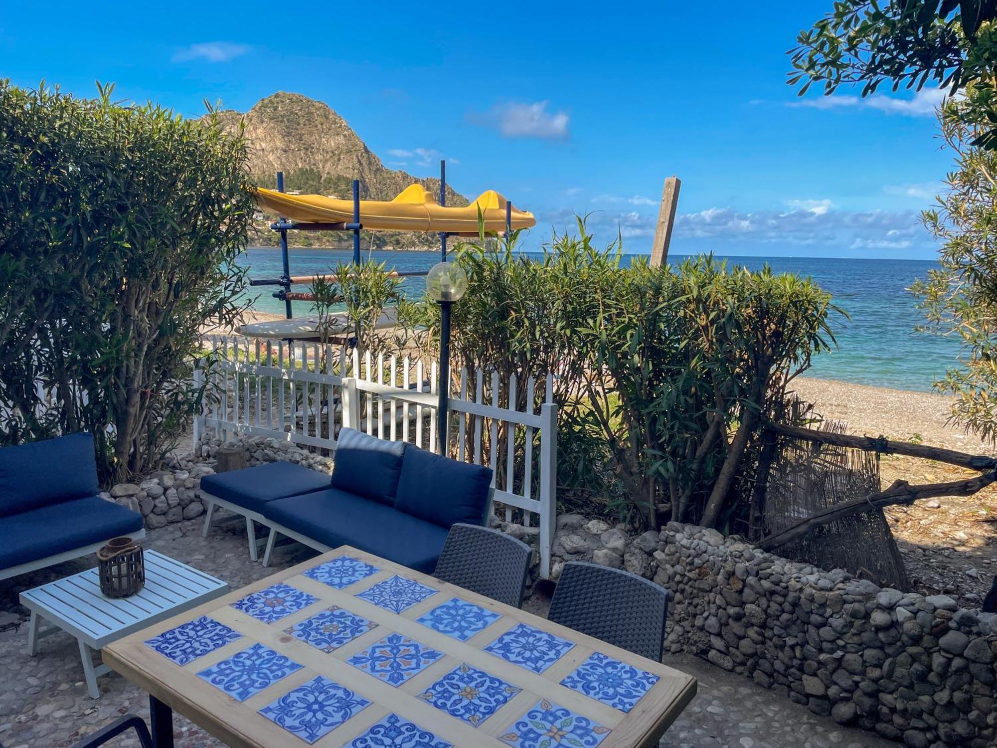 Dimore Di Mare - Beachfront Apartments Santa Flavia Exteriör bild